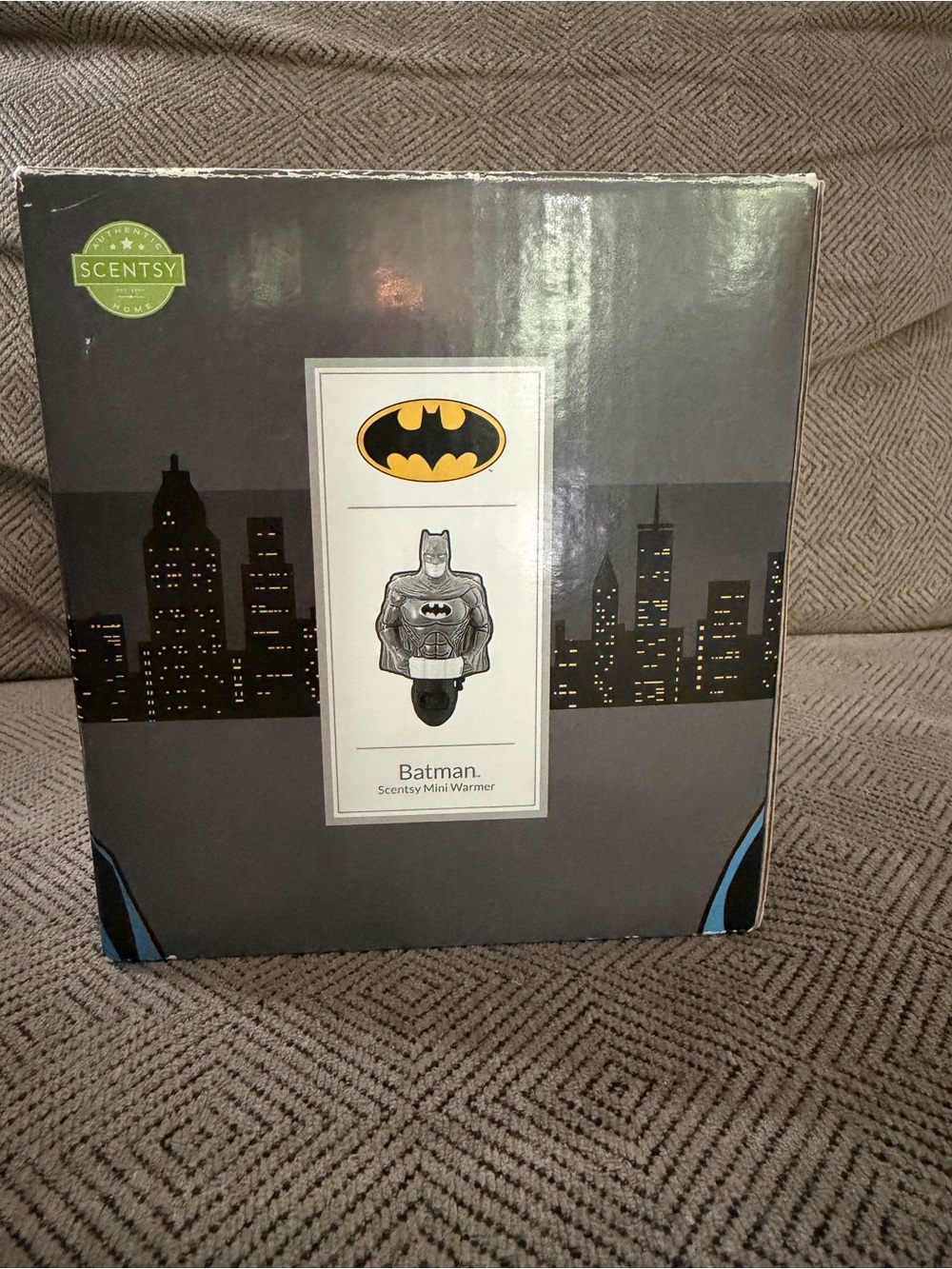 Scentsy Batman Mini Warmer/ DC COMICS - Picture 2 of 3
